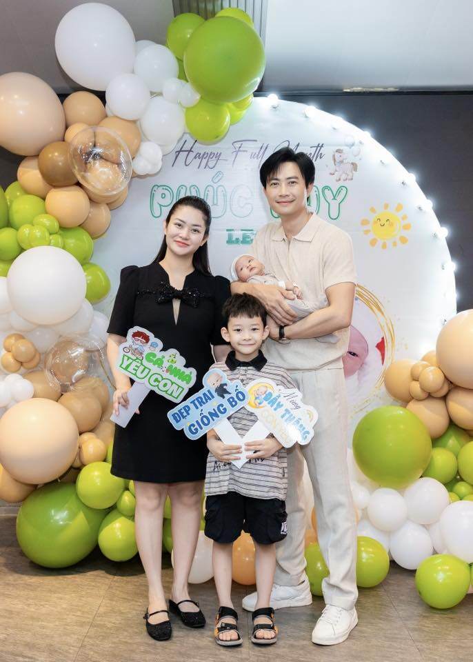 Sao Việt 24h: Mẹ Hồ Ngọc Hà diện váy khoe trọn lưng trần bên chồng lai Pháp, tuổi U70 vẫn săn chắc đáng ngưỡng mộ - 13