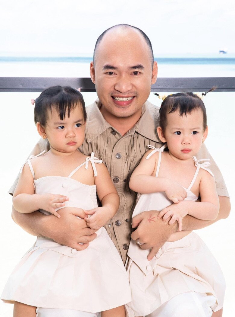 Sao Việt 24h: Ngô Thanh Vân thích thú khoe nàng tiên cá tròn xoe; Tiến Luật than nhớ 2 con gái sinh đôi khi đi xa - 2