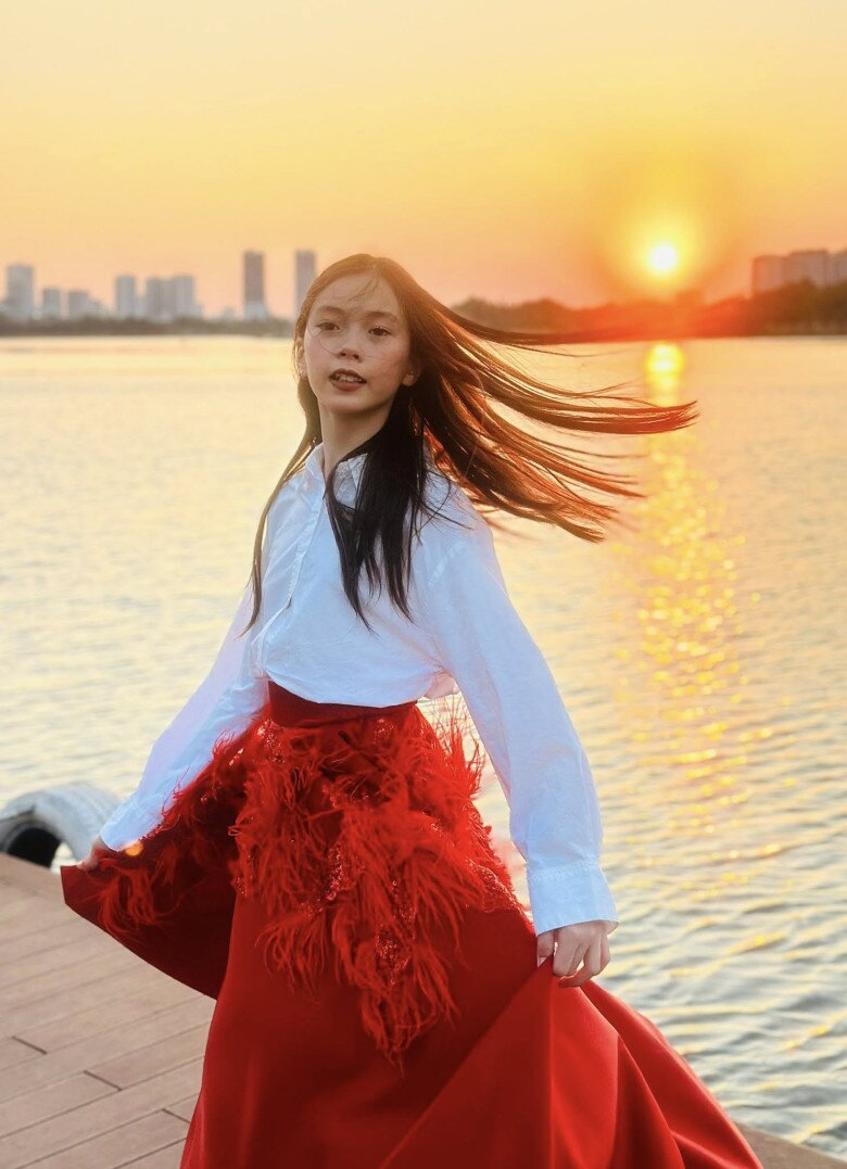 Sao Việt 24h: Cindy nghẹn ngào xin lỗi trong ngày giỗ thứ 2 của mẹ; Cháu gái NSƯT Kim Tiểu Long amp;#34;mắt thâm như gấu trúcamp;#34; sau sinh - 8