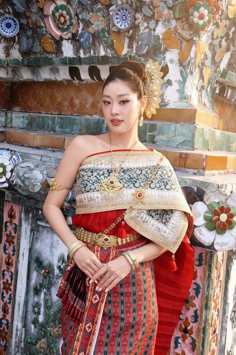 Sao Việt 24h: Mạnh Trường khoe con trai giống bố, nói tiếng Anh amp;#34;như gióamp;#34;; Hồ Ngọc Hà cùng amp;#34;anh yêuamp;#34; đi ăn tối lãng mạn - 8