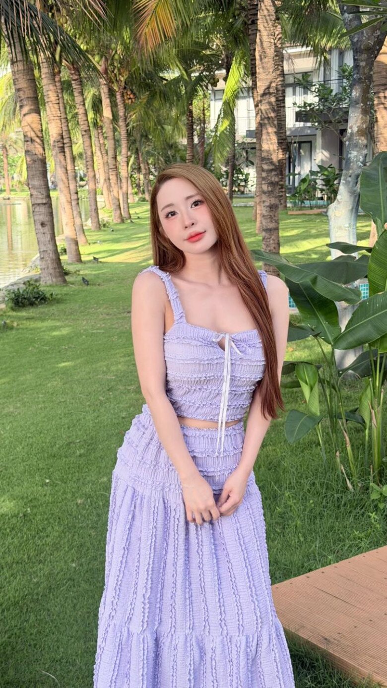 Sao Việt 24h: Mạnh Trường khoe con trai giống bố, nói tiếng Anh amp;#34;như gióamp;#34;; Hồ Ngọc Hà cùng amp;#34;anh yêuamp;#34; đi ăn tối lãng mạn - 11