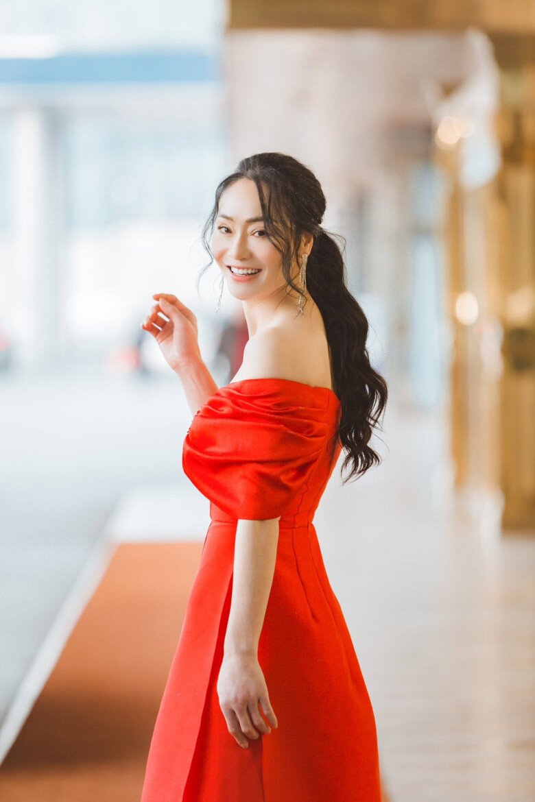 Sao Việt 24h: Quyền Linh cầm ô đón Lọ Lem như vệ sĩ; Mẹ Nhật Kim Anh sắp thay khớp gối vẫn sung sức đi bơi - 9