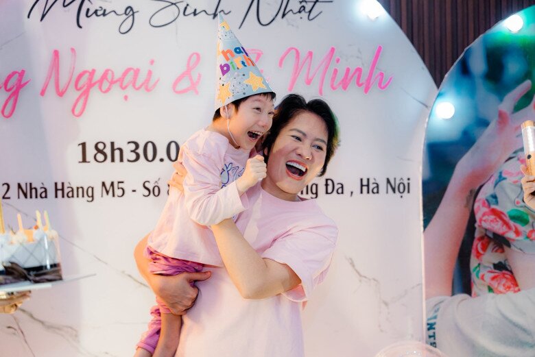 Sao Việt 24h: Tăng Thanh Hà hạnh phúc khoe lời chúc ngọt ngào từ con, được khen là amp;#34;người mẹ tuyệt vời và đỉnh nhất thế giớiamp;#34; - 6