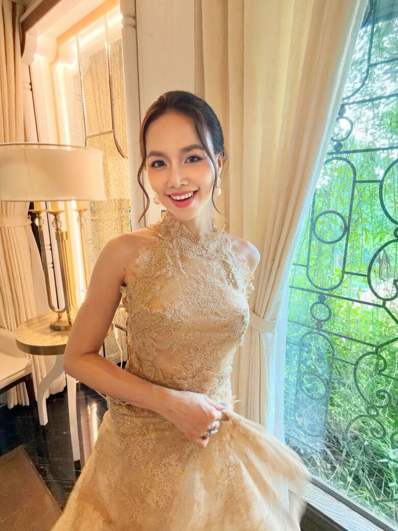 Sao Việt 24h: Thu Trang khoe con trai tuổi 14 đã cao hơn Tiến Luật; MC Mai Ngọc tiết lộ quý tử ngày ăn 7 cữ - 9