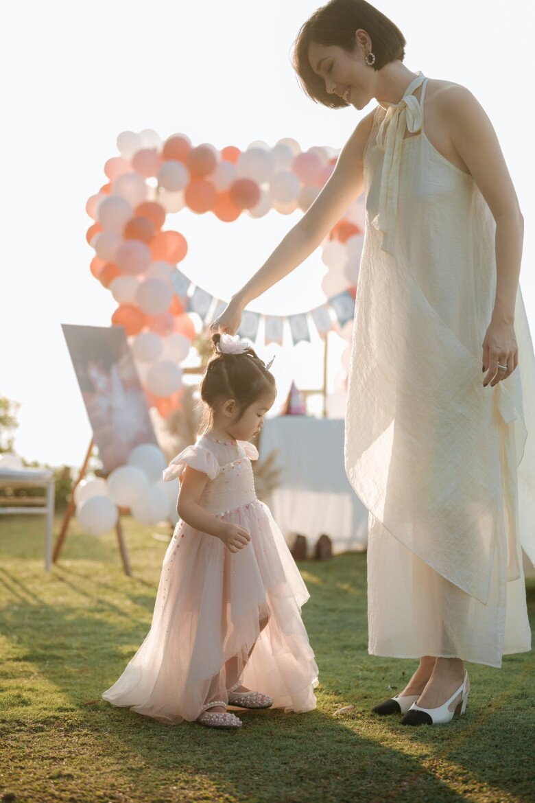 Sao Việt 24h: Tiến Luật khoe cặp sinh đôi, tiết lộ 2 bé là phiên bản mini của mình và bà xã Thu Trang - 10