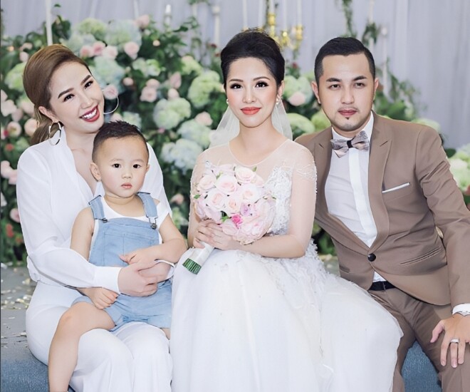 Bảo Thy chúc mừng ngày vui của vợ chồng anh trai.