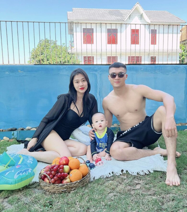 Hot girl TP.HCM mặc bikini sexy khoe bụng bầu “vượt mặt”, chồng cao 1m8 là amp;#34;đại uý công anamp;#34; điển trai nhất nhì VTV - 7