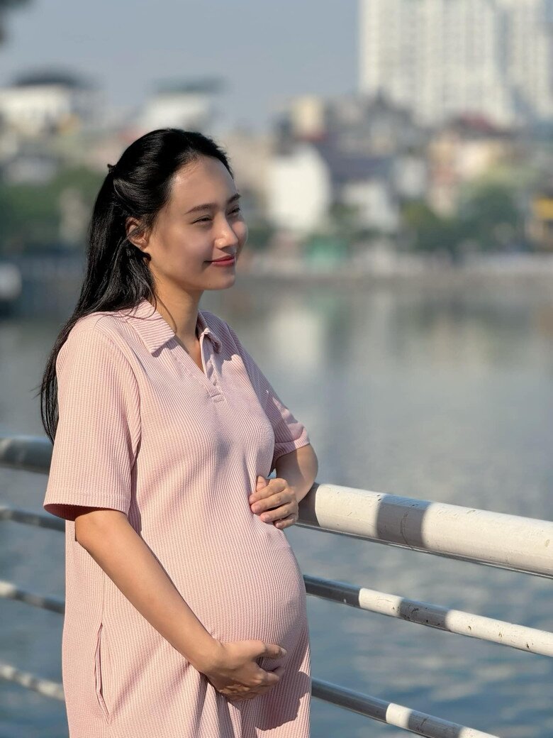 BTV thời tiết xinh nhất nhì VTV bế bụng bầu dẫn bản tin khán giả khó nhận ra, để mặt mộc đi đẻ vẫn đẹp mê mẩn - 7