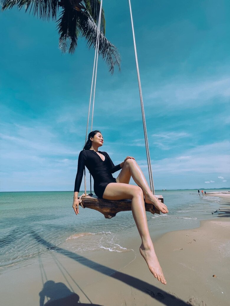 Hot girl TP.HCM mặc bikini sexy khoe bụng bầu “vượt mặt”, chồng cao 1m8 là amp;#34;đại uý công anamp;#34; điển trai nhất nhì VTV - 10