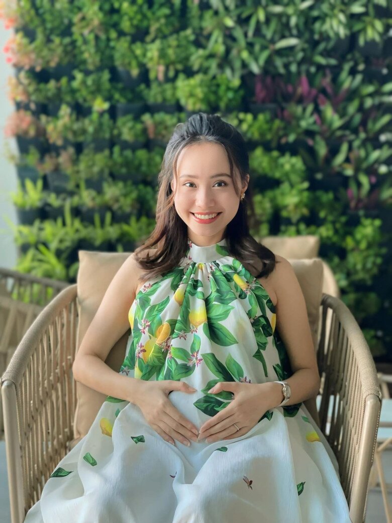 BTV thời tiết xinh nhất nhì VTV bế bụng bầu dẫn bản tin khán giả khó nhận ra, để mặt mộc đi đẻ vẫn đẹp mê mẩn - 5
