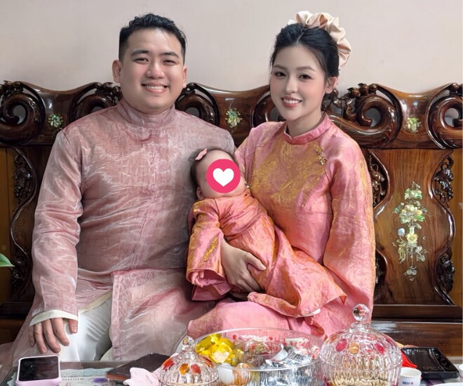 Hot girl 10X Trần Thanh Tâm bên chồng doanh nhân và con gái đầu lòng.