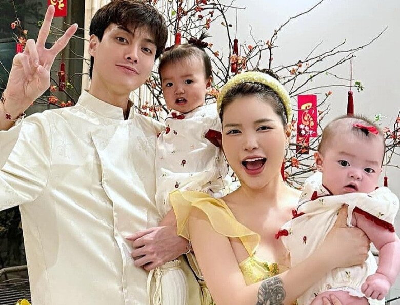 Gia đình nhỏ bốn thành viên luôn rộn rã tiếng cười.