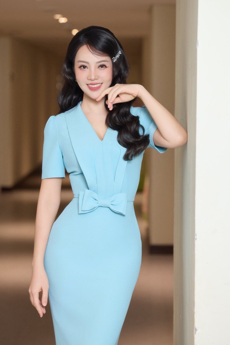 MC Đài truyền hình Việt Nam cao 1m71 bế bụng bầu dẫn bản tin, sinh 2 con cho chồng đại gia giờ dáng đẹp amp;#34;bỏng mắtamp;#34; - 7