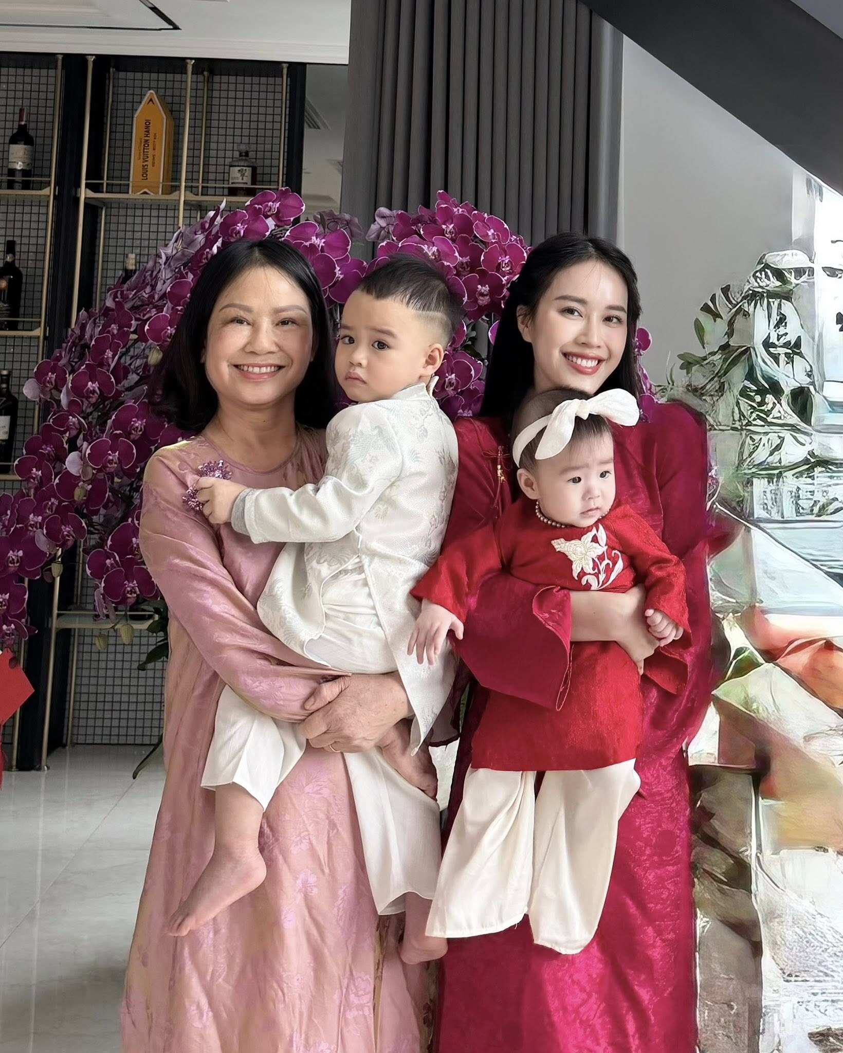 Mẹ bỉm vừa chăm sóc gia đình vừa phát triển sự nghiệp riêng.