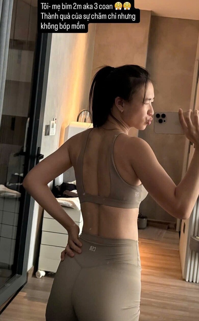 Hotmom Hà thành khoe body nuột nà, săn chắc sau 2 tháng sinh con.