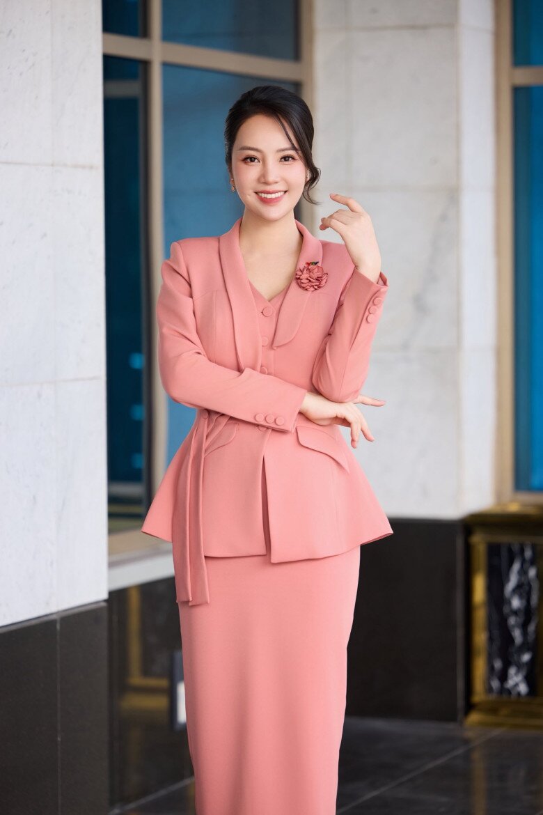 MC Đài truyền hình Việt Nam cao 1m71 bế bụng bầu dẫn bản tin, sinh 2 con cho chồng đại gia giờ dáng đẹp amp;#34;bỏng mắtamp;#34; - 3