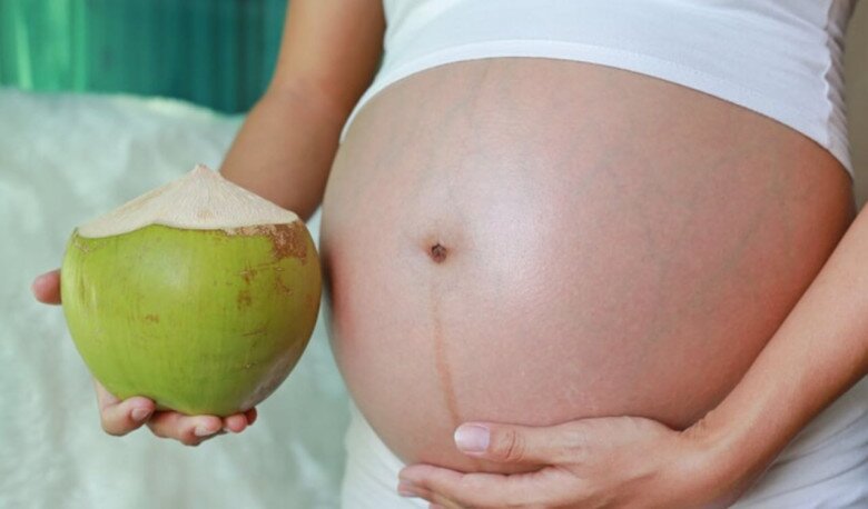Sự thật khoa học lời đồn mẹ bầu chăm uống nước dừa, con sinh ra da trắng bóc - 2