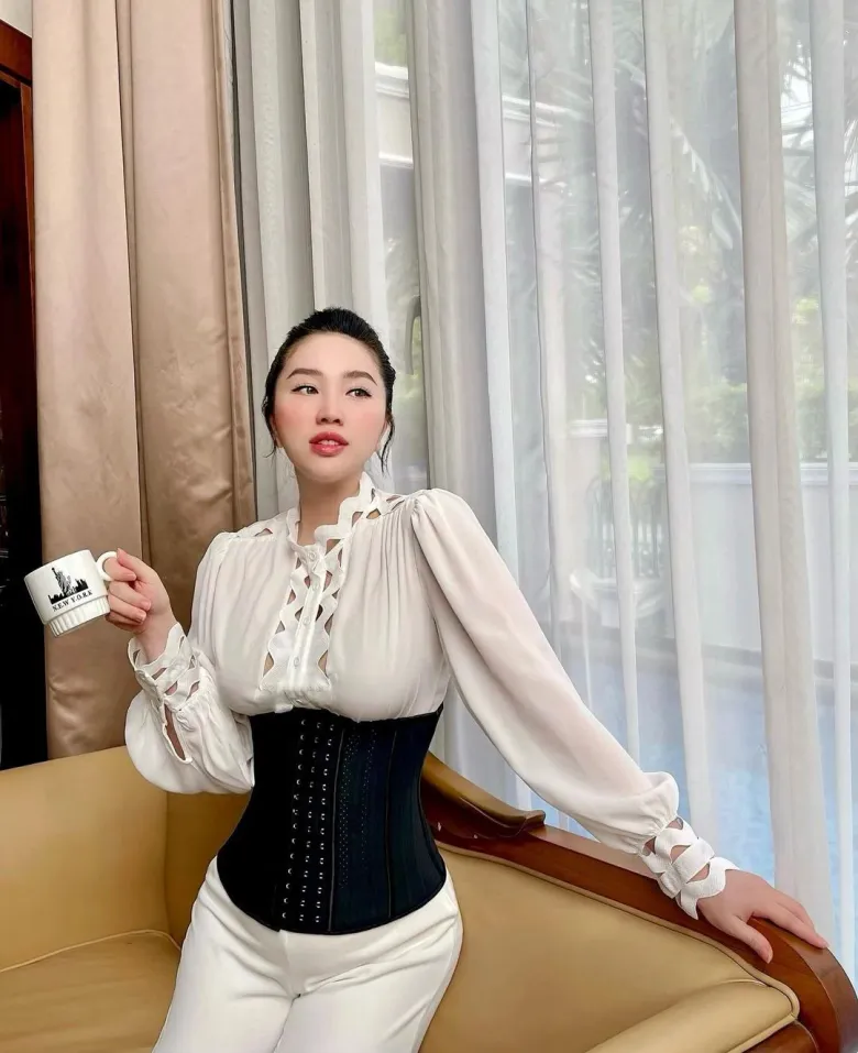 Cặp chị chồng em dâu HOT nhất nhì MXH: Bảo Thy nuột nà sau sinh con cho đại gia Hà Tĩnh, chị dâu Á khôi 32 tuổi 3 lần bầu - 3