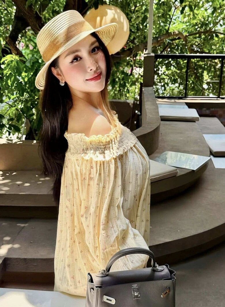 Cặp chị chồng em dâu HOT nhất nhì MXH: Bảo Thy nuột nà sau sinh con cho đại gia Hà Tĩnh, chị dâu Á khôi 32 tuổi 3 lần bầu - 12