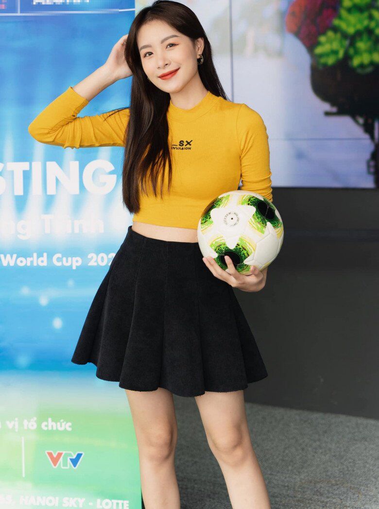 Thời điểm tham gia Nóng cùng World Cup 2022, cô vừa sinh con chưa lâu.