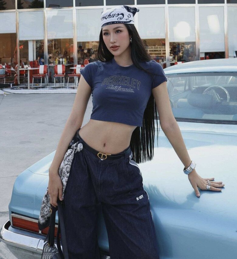 Chân dài Miss Universe sớm lấy lại phong độ sắc vóc sau sinh nhờ chăm tập luyện.