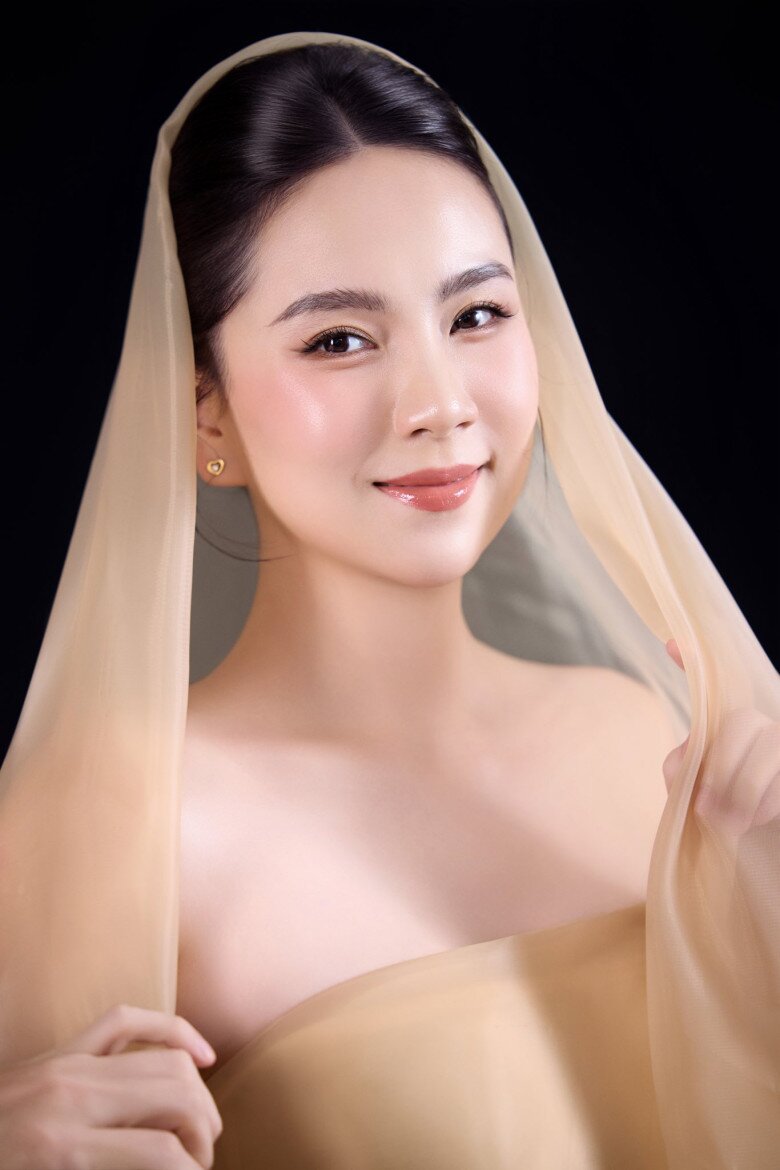 Nữ MC chia sẻ lúc này cô đang 68kg, trộm vía mặt không bị nở.