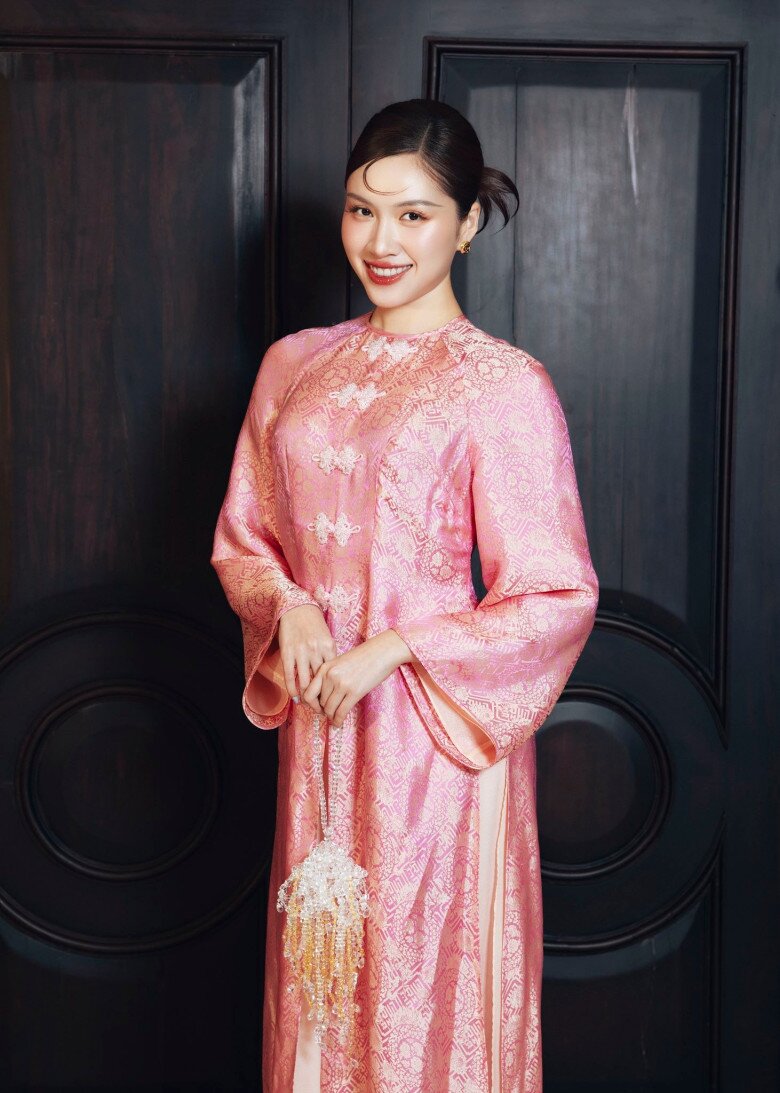 Cô nàng chưa có kế hoạch sinh con và cho rằng em bé là Trời cho và sẽ làm mẹ khi bản thân cảm thấy tự tin tuyệt đối.