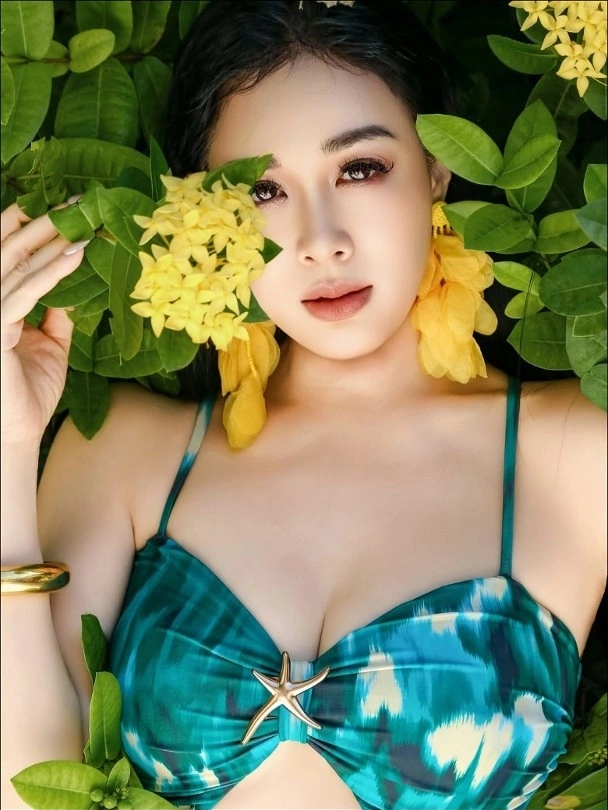 Mẹ đơn thân U60 diện bikini khoe dáng nõn nà sau 3 lần mang thai và sinh nở, được trai trẻ kém 12 tuổi yêu - 5