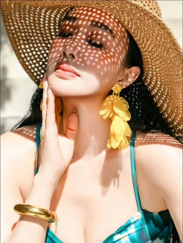 Nữ diễn viên được khen càng đẻ càng đẹp với vẻ ngoài như lão hoá ngược.