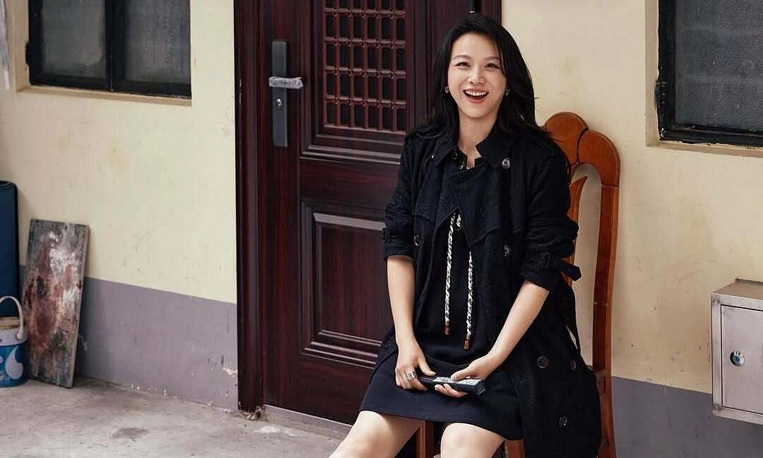 Bà bầu 7X trẻ đẹp, đầy sức sống dù bụng đã lớn.