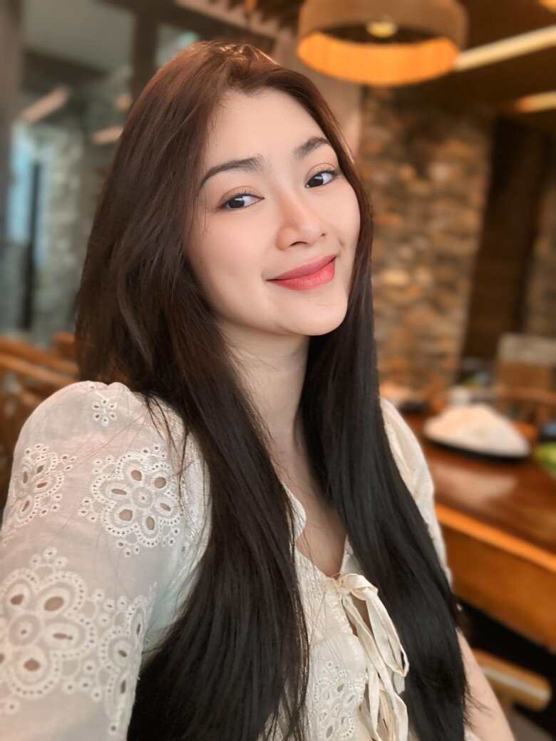 Sao phim giờ vàng khoe dáng nuột nà, trẻ trung sau sinh con.