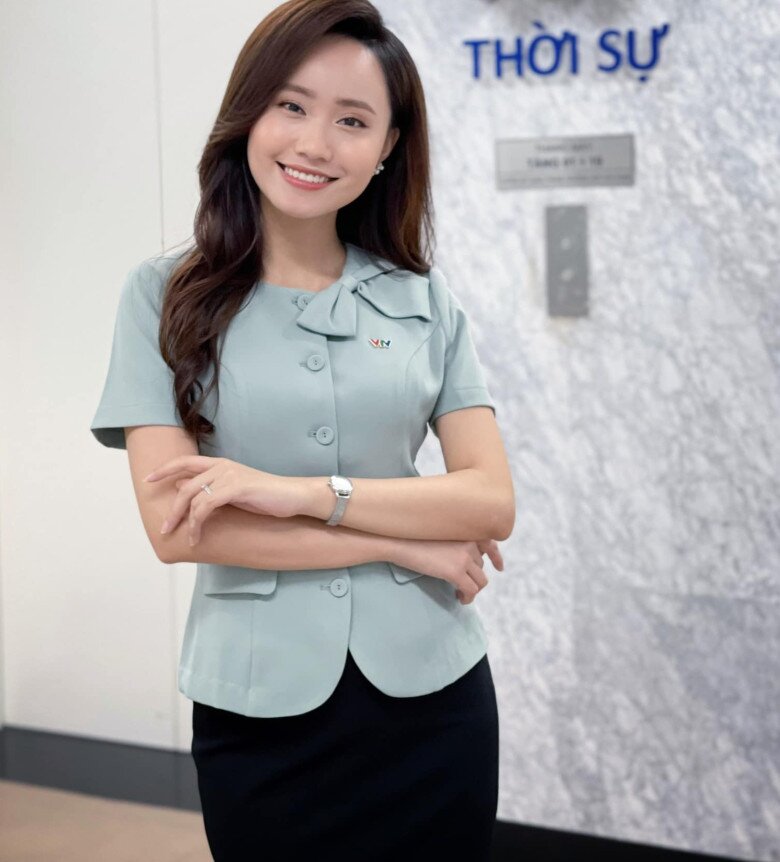 BTV thời tiết xinh nhất nhì VTV bế bụng bầu dẫn bản tin khán giả khó nhận ra, để mặt mộc đi đẻ vẫn đẹp mê mẩn - 3