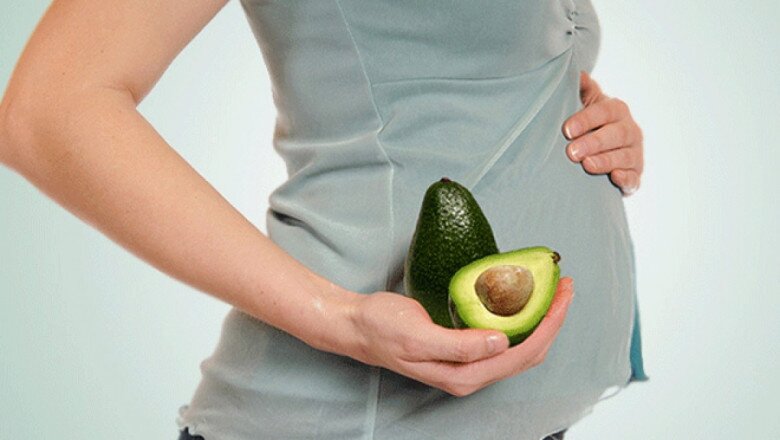 Cần chọn bơ còn tươi không bị dập, bảo quản ở nơi thoáng mát và không dùng khi có dấu hiệu hỏng - Ảnh minh hoạ.
