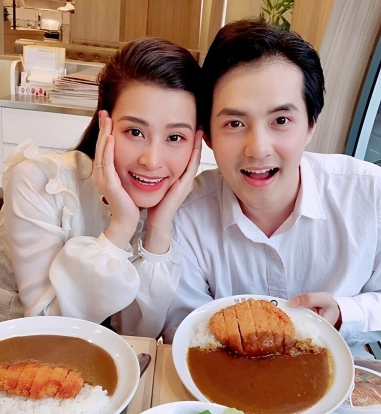 Sự quan tâm ấm áp của chồng giúp Đông Nhi tận hưởng thai kỳ nhẹ nhàng, khỏe mạnh.