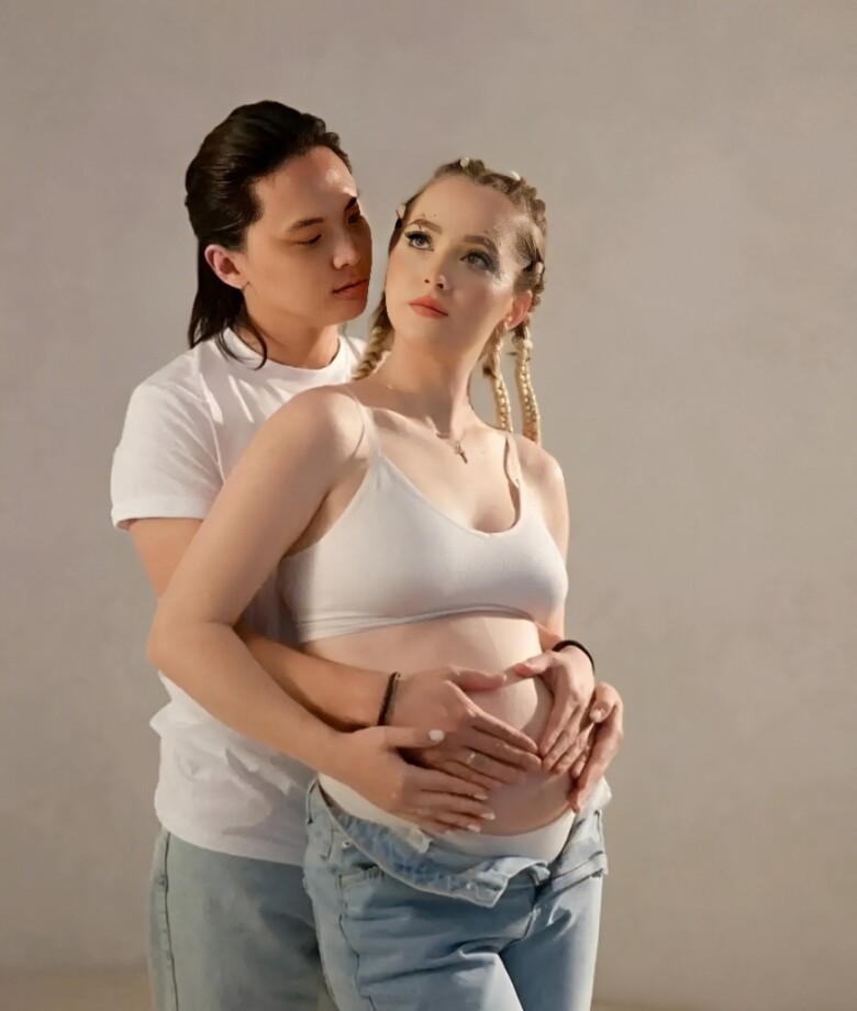 Mỹ nhân Nga bầu vượt mặt vẫn xinh đẹp.