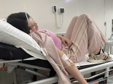 Không có kinh nguyệt từ nhỏ đến lớn, cô gái vẫn mang thai sinh 3 con, bác sĩ: "Đi làm 30 năm chưa gặp ca nào hiếm vậy"