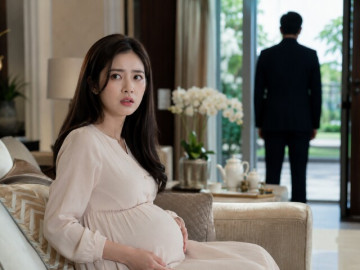 Bà bầu - Bụng bầu về nhà bạn trai xin cưới, vừa thấy mặt bố anh, tôi tiếc hùi hụi biệt thự trăm tỷ nhưng phải nói lời chia tay