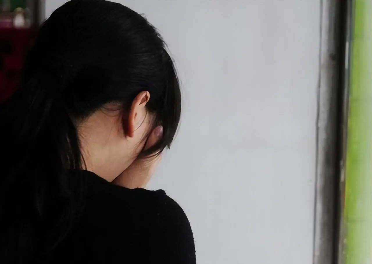 Sinh con có ngoại hình khác lạ được hỏi mua với giá 200 triệu, người mẹ nghèo quyết giữ con và hạnh phúc sau 17 năm - 5