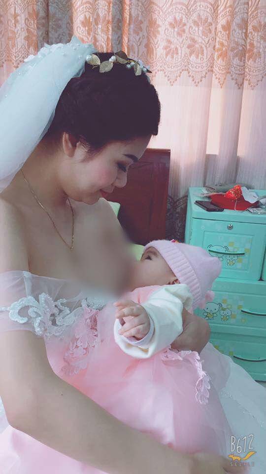 Bà mẹ Đỗ Hương Xuân (sinh sống tại Quảng Ninh) cũng đăng tải bức ảnh đang cho con bú trong ngày vui của mình kèm dòng trạng thái Hôm qua em mới lấy chồng các mẹ ạ. Cảm giác vừa làm mẹ vừa làm cô dâu thật khó tả”.