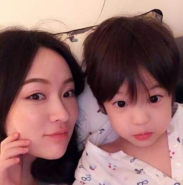 Diễn viên Hoắc Tư Yến và con trai Đỗ Vũ Kỳ lúc nhỏ.