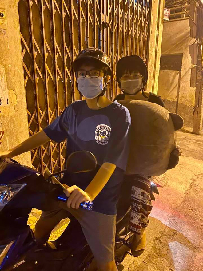 Sao Việt phản ứng khi con yêu tuổi học trò: Hồ Ngọc Hà ra tận nơi đón bạn gái Subeo, Lệ Quyên thoải mái khoe bạn gái Tây của quý tử - 6