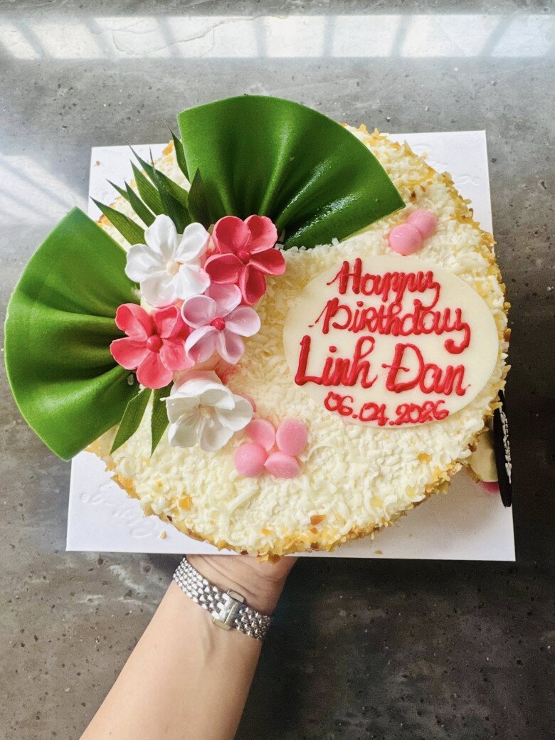 Ốc Thanh Vân mừng sinh nhật con gái ở nhà hàng, bé Cola 13 tuổi càng lớn càng xinh, được khen là bản sao của mẹ - 7