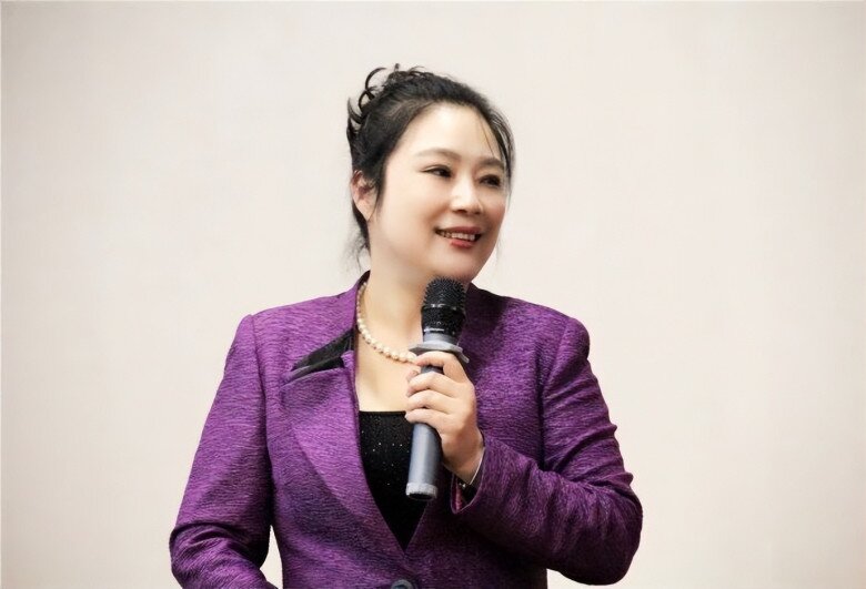 Bà Hồng Yến hiện tại trở thành mẫu bà mẹ đơn thân giàu nghị lực được nhiều người nể.