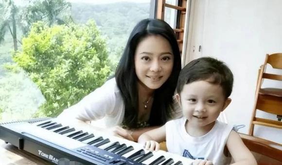 U40 mới sinh được quý tử, nữ DV cưng con như amp;#34;trứng mỏngamp;#34;, khi đứa trẻ phạm tội bị bắt, mẹ nói 1 câu gây tranh cãi - 3