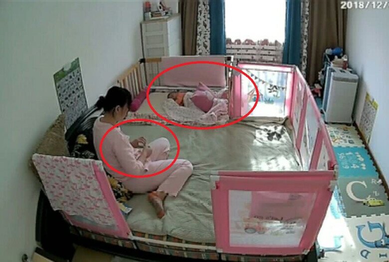Camera giám sát ghi lại cảnh giúp việc có hành động lạ, người mẹ bật khóc khi hiểu rõ sự tình - 2