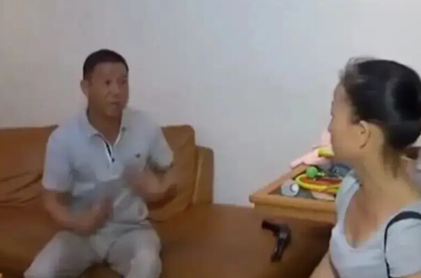 Phát hiện con trai 13 tuổi không phải con ruột, chồng giả vờ không biết rồi giục vợ sinh thêm con và cái kết - 2