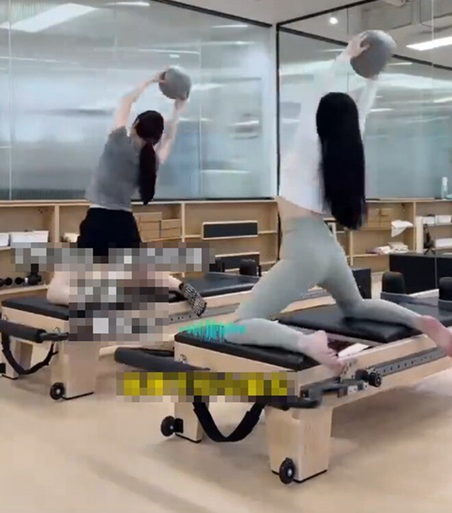 Những hình ảnh của bà ngoại ở Thiên Tân (Trung Quốc) khiến nhiều người lầm tưởng là hot girl phòng tập gym nào đó.