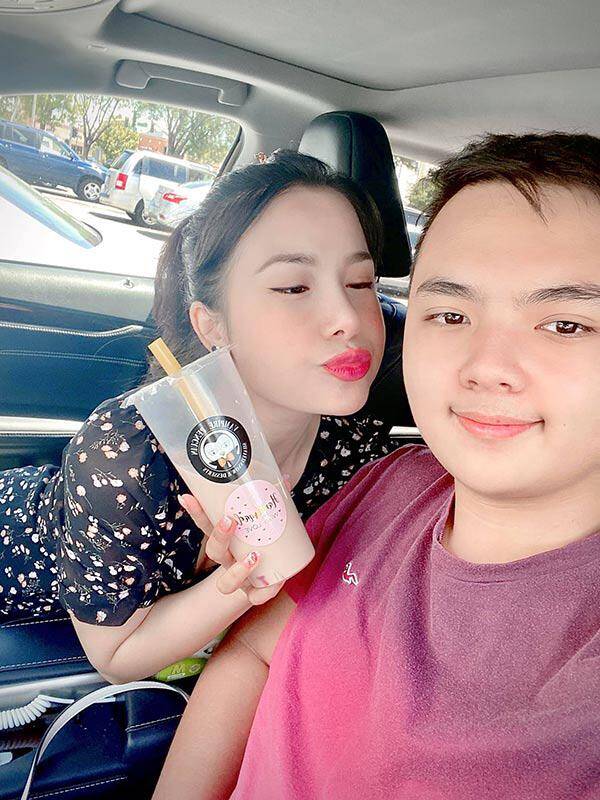 Khi con trai khẳng định chồng của mẹ cũng đang ở gần đây thì người đàn ông kia mới thôi ý định tán mẹ.