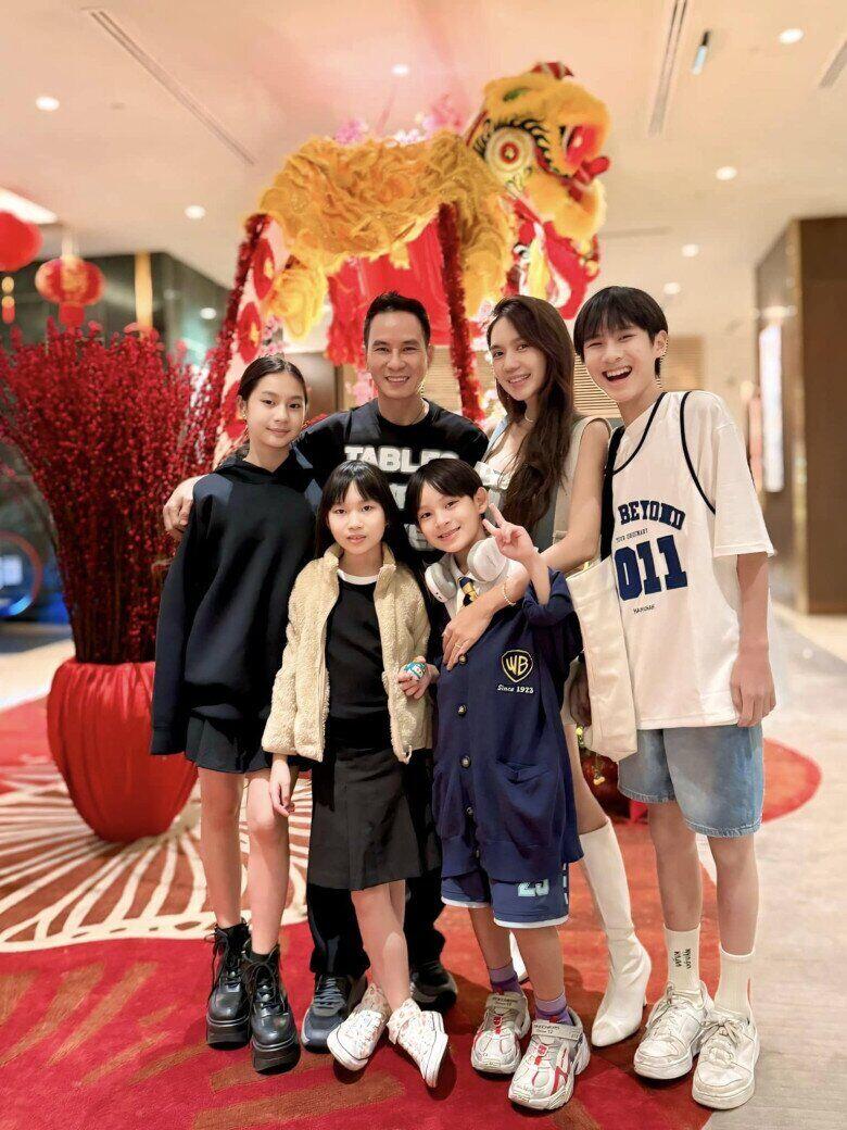 3 gia đình showbiz Việt càng đông con càng amp;#34;nhiều lộcamp;#34;, bé nào cũng xinh xắn, dễ thương, bố mẹ giàu sang phú quý - 4