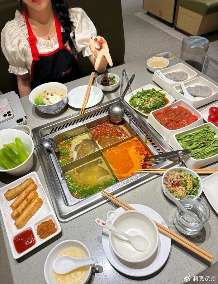 2 con gái lớn đi ăn một bữa lẩu hoá đơn 1,4 triệu, người mẹ ở nhà bật khóc: “Tôi sống còn không bằng thú cưng của chúng” - 4